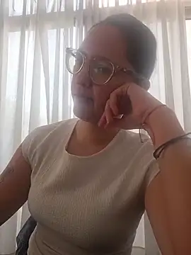 Sofia-desire online show from 04/13/26, 08:35