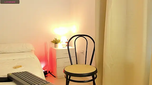 kora bliss online show from 03/15/26, 06:15