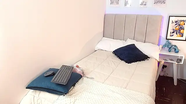 Emma Brm online show from 03/31/26, 08:00