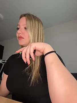 bettyloveu online show from 04/23/26, 12:29