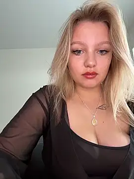Snapshot of bettyloveu chatting on 06/04/26, 07:46 bettyloveu online show from 06/04/26, 07:46