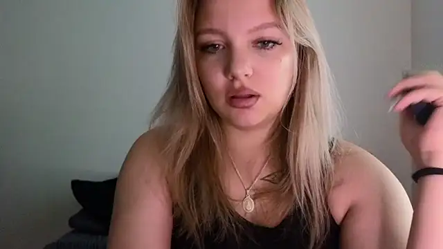 Snapshot of bettyloveu chatting on 07/14/26, 04:06 bettyloveu online show from 07/14/26, 04:06