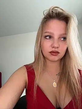Snapshot of bettyloveu chatting on 06/01/26, 11:21 bettyloveu online show from 06/01/26, 11:21