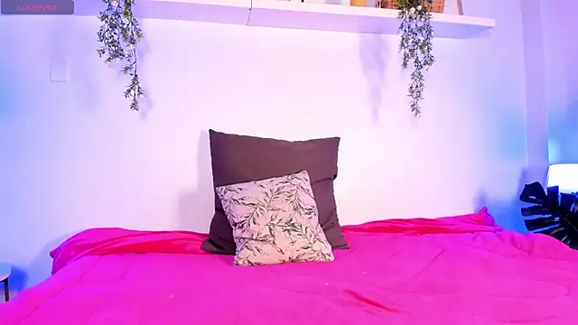 cuttie blondie online show from 06/04/26, 11:15