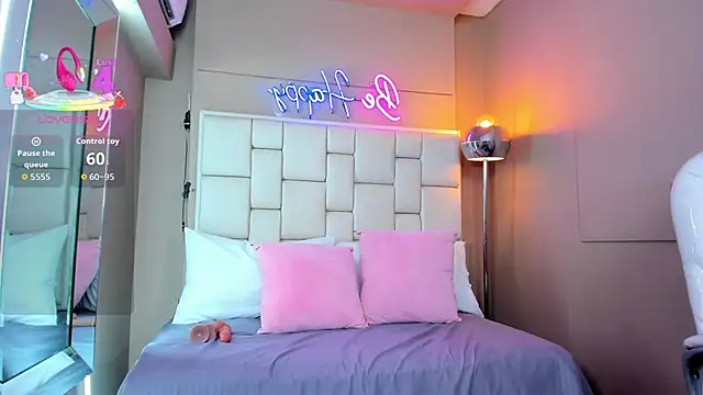 Snapshot of MiaCamille_ chatting on 03/25/26, 06:29 MiaCamille online show from 03/25/26, 06:29