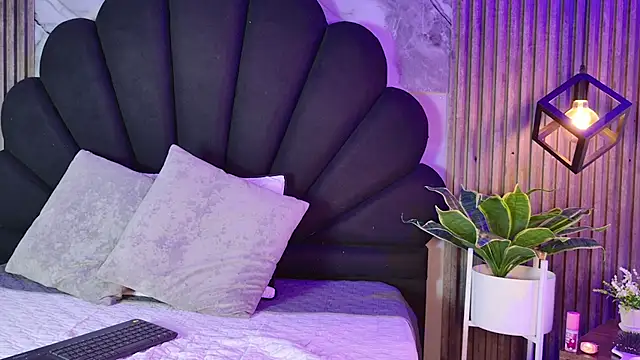 Snapshot of _charlotte_quee_ chatting on 04/02/26, 01:07 charlotte quee online show from 04/02/26, 01:07