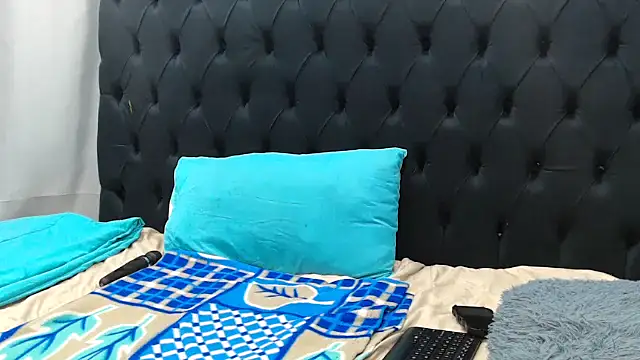 Dark Slim Thick online show from 04/25/26, 06:27