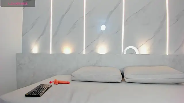 Snapshot of stephany_west chatting on 03/14/26, 11:49 stephany west online show from 03/14/26, 11:49