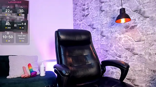 sofi wiliiams2 online show from 04/06/26, 07:48