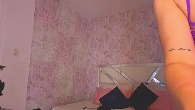 april summer  online show from 04/02/26, 08:37