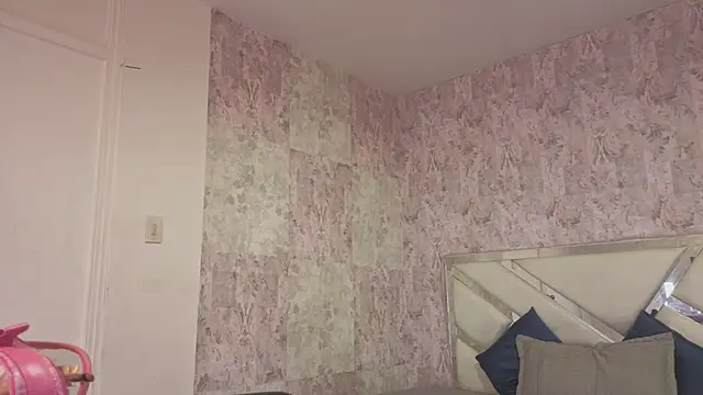 april summer  online show from 03/18/26, 08:32