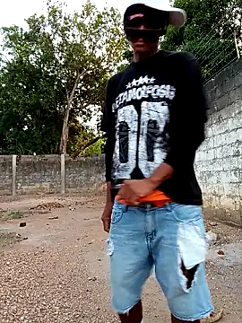 spittingpig1 online show from 04/11/26, 10:41