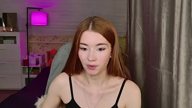 Snapshot of Lunavira chatting on 05/22/26, 07:01 Lunavira online show from 05/22/26, 07:01