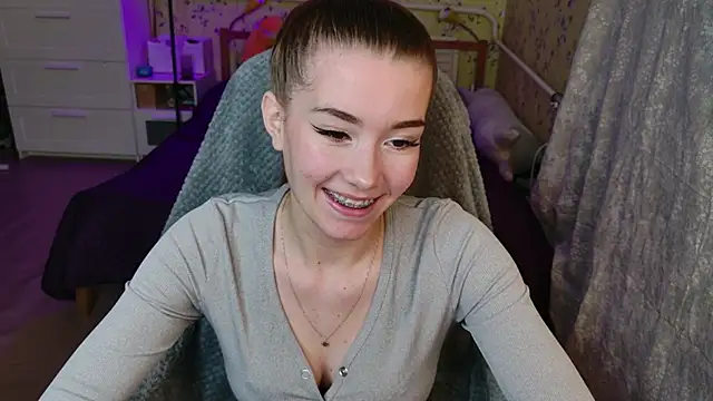 Lunavira online show from 04/05/26, 06:14