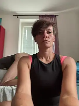 DtPORNBITCH online show from 06/09/26, 11:55