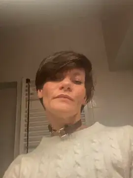 DtPORNBITCH online show from 04/06/26, 11:28