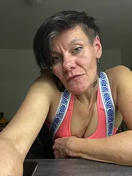DtPORNBITCH online show from 05/08/26, 12:14