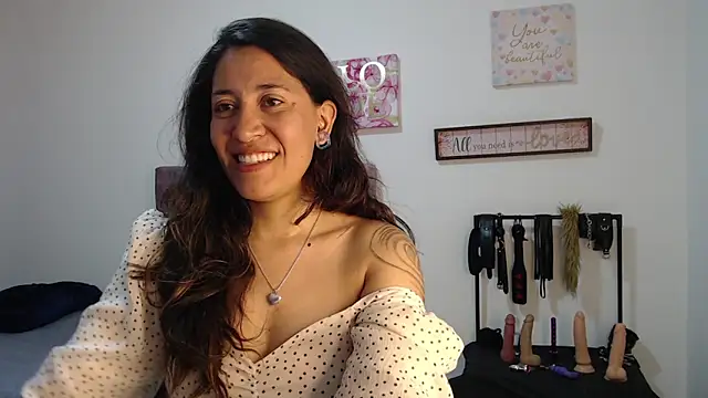 Snapshot of violeta_scott chatting on 06/03/26, 02:33 violeta scott online show from 06/03/26, 02:33