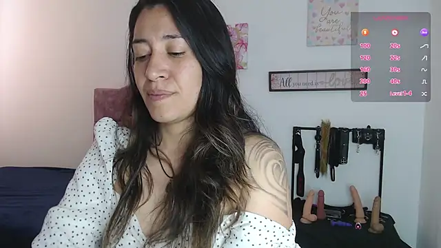 Snapshot of violeta_scott chatting on 06/25/26, 03:39 violeta scott online show from 06/25/26, 03:39