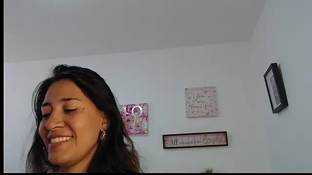 Snapshot of violeta_scott chatting on 05/13/26, 04:36 violeta scott online show from 05/13/26, 04:36