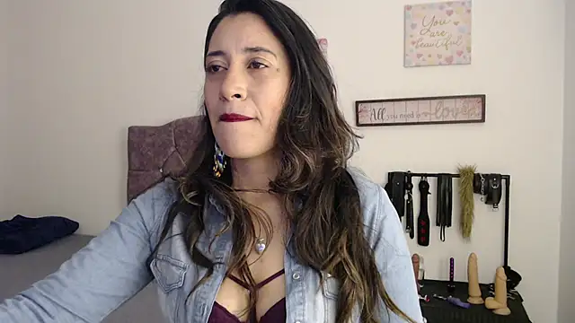 Snapshot of violeta_scott chatting on 06/04/26, 12:10 violeta scott online show from 06/04/26, 12:10