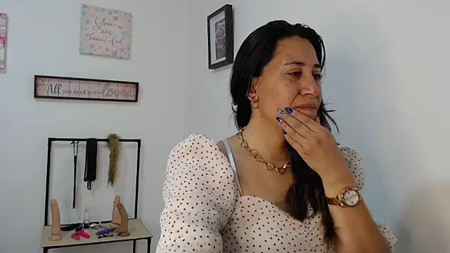 Snapshot of violeta_scott chatting on 04/29/26, 12:53 violeta scott online show from 04/29/26, 12:53