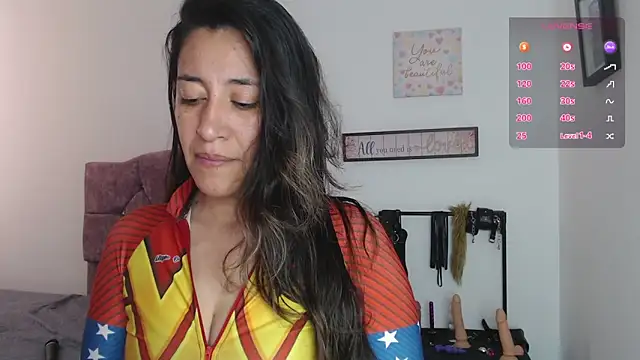 Snapshot of violeta_scott chatting on 06/13/26, 01:31 violeta scott online show from 06/13/26, 01:31