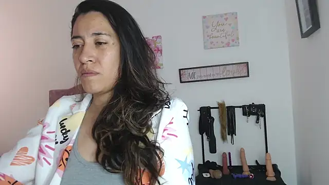 Snapshot of violeta_scott chatting on 06/16/26, 02:06 violeta scott online show from 06/16/26, 02:06