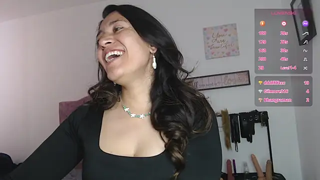 Snapshot of violeta_scott chatting on 06/22/26, 02:36 violeta scott online show from 06/22/26, 02:36