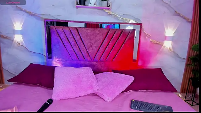 sofi naughty   online show from 04/13/26, 10:58