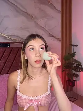 sofi naughty   online show from 04/12/26, 02:48