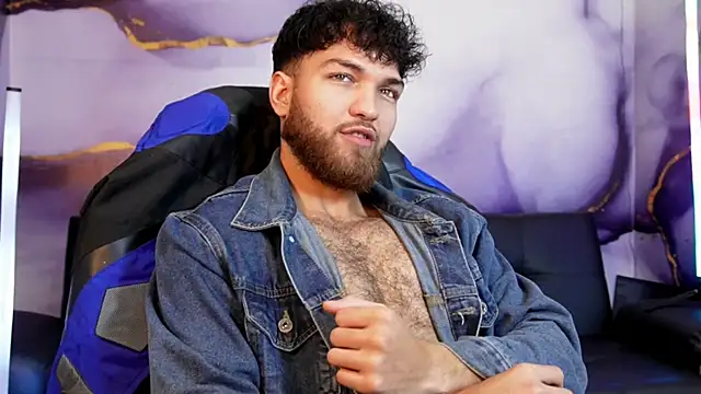 Snapshot of Oliver_Dallas1 chatting on 04/11/26, 07:56 Oliver Dallas1 online show from 04/11/26, 07:56