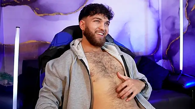 Snapshot of Oliver_Dallas1 chatting on 04/14/26, 03:22 Oliver Dallas1 online show from 04/14/26, 03:22