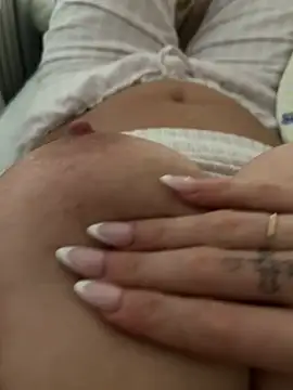 Snapshot of caaamhaaard chatting on 04/14/26, 12:43 caaamhaaard online show from 04/14/26, 12:43