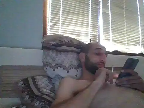Snapshot of stiven121312 chatting on 07/01/26, 02:06 stiven121312 online show from 07/01/26, 02:06