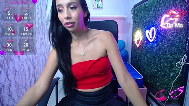 Snapshot of sandra_petite19 chatting on 07/06/26, 03:24 sandra petite19 online show from 07/06/26, 03:24