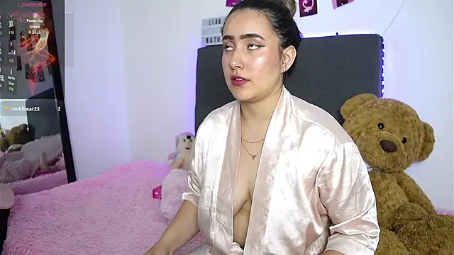 Snapshot of Nath_and_Lian chatting on 03/25/26, 05:51 Nath and Lian online show from 03/25/26, 05:51