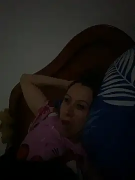 Snapshot of ItsAmara chatting on 04/05/26, 11:28 ItsAmara online show from 04/05/26, 11:28