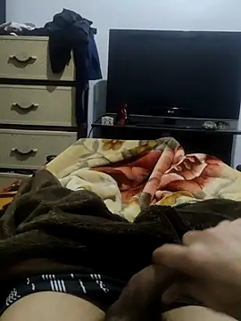 JoyousArray85 online show from 04/26/26, 05:43