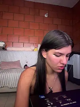 Snapshot of xayah_cute chatting on 04/12/26, 06:27 xayah cute online show from 04/12/26, 06:27