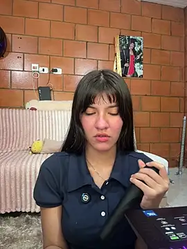 Snapshot of xayah_cute chatting on 04/15/26, 05:35 xayah cute online show from 04/15/26, 05:35