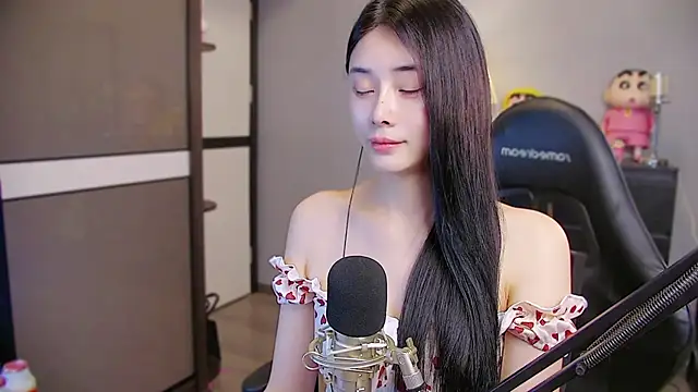 Snapshot of XiaoYuBao- chatting on 06/11/26, 02:53 XiaoYuBao- online show from 06/11/26, 02:53