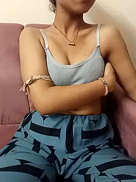 Snapshot of ritika_gupta02 chatting on 04/07/26, 07:26 ritika gupta02 online show from 04/07/26, 07:26