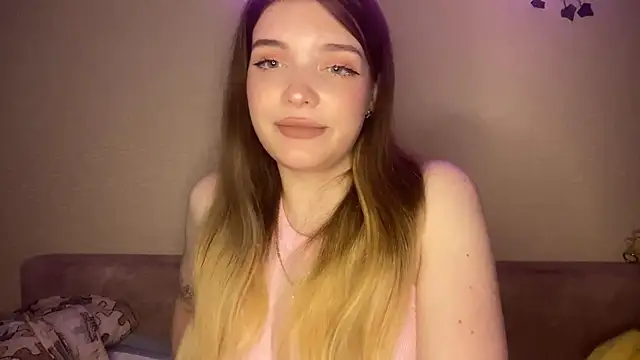 Lily  Moon  online show from 04/13/26, 06:56