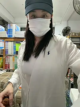 Snapshot of zhizhibaobei chatting on 04/19/26, 12:55 zhizhibaobei online show from 04/19/26, 12:55