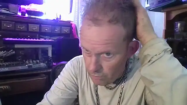 Snapshot of strokingjoe14585 chatting on 04/23/26, 06:53 strokingjoe14585 online show from 04/23/26, 06:53