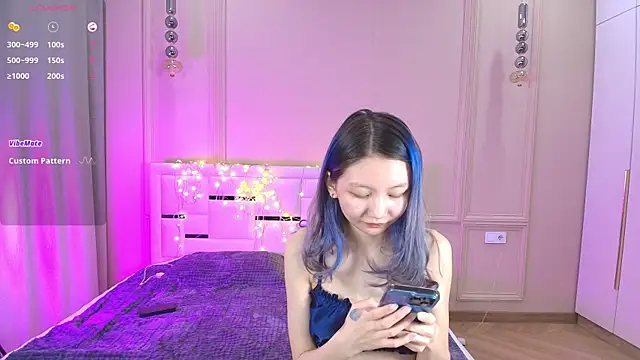 Snapshot of mimi_m00n chatting on 03/27/26, 07:26 mimi m00n online show from 03/27/26, 07:26