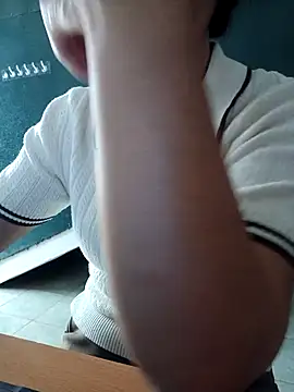 Sunny-yy online show from 05/04/26, 12:47