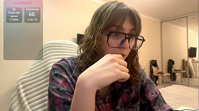 Olivia 132 online show from 03/25/26, 06:18