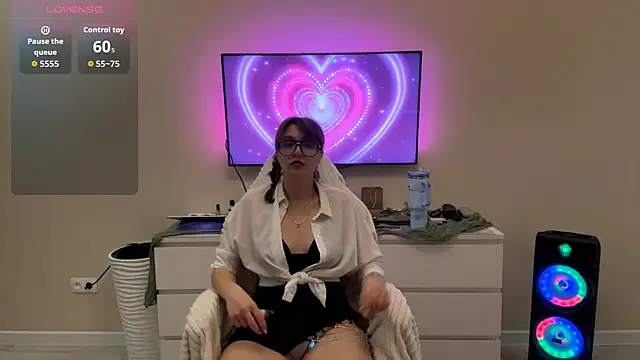 Olivia 132 online show from 04/03/26, 08:15